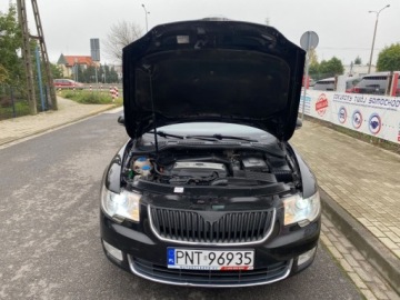 Skoda Superb II Kombi 1.8 TSI 160KM 2010 Skoda Superb XENONY NAWIGACJA PARKTRONIC TEMPOMAT SERWISOANA ZAREJESTROWANA, zdjęcie 21