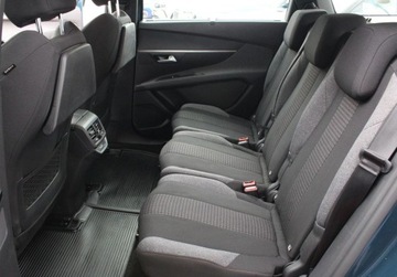 Peugeot 5008 II Crossover Facelifting 1.2 PureTech 130KM 2022 Peugeot 5008 Active Pack EAT8 2022 Od RiA 1.2 Benzyna 130KM, zdjęcie 11