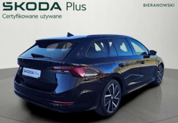 Skoda Octavia IV Liftback 1.5 TSI EVO 150KM 2023 Skoda Octavia Czarna Perla - Sportowe fotele - Top LED Matrix - ACC 210 km, zdjęcie 6