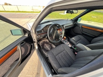 Mercedes Klasa E W210 1995 MERCEDES-BENZ KLASA E Kombi 2.0 benzyna Ładny., zdjęcie 6