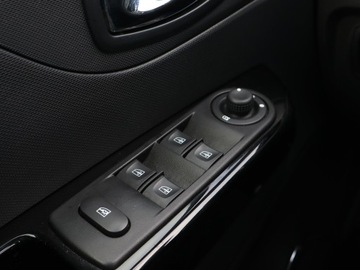 Renault Captur I Crossover 1.2 ENERGY TCe 118KM 2015 Renault Captur 1.2 TCe, Automat, Navi, Klima, zdjęcie 18