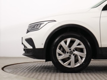 Volkswagen Tiguan II SUV Facelifting 2.0 TSI 190KM 2022 VW Tiguan 2.0 TSI, Salon Polska, 1. Właściciel, zdjęcie 13