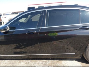 BMW Seria 7 G70 2022 BMW Seria 7 740i 2022 3.0 Benzyna 335KM, zdjęcie 2