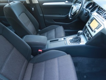 Volkswagen Passat B8 Variant 2.0 TDI 150KM 2015 VW Passat 2.0 TDI, Salon Polska, Serwis ASO, zdjęcie 8
