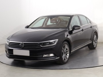 Volkswagen Passat B8 Limousine 1.8 TSI BlueMotion Technology 180KM 2016 VW Passat 1.8 TSI, Salon Polska, Automat, Skóra, zdjęcie 1