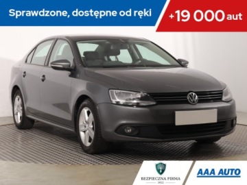 Volkswagen Jetta VI Sedan 1.2 TSI 105KM 2012 VW Jetta 1.2 TSI, Salon Polska, Klima