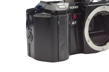 MINOLTA 7000 AF – бронированный аналог для любых погодных условий