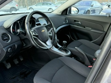 Chevrolet Cruze Hatchback 5d 2.0 VCDI 16V DOHC 163KM 2011 Chevrolet Cruze 2.0 163kM Nawigacja ! Podgrzewane, zdjęcie 10