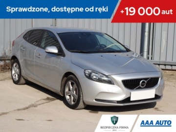 Volvo S40 II 2016 Volvo V40 2.0 D2, Automat, Navi, Klima