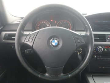BMW Seria 3 E90-91-92-93 Limuzyna E90 318d 122KM 2007 BMW 3 318 d, Navi, Xenon, Klima, Klimatronic, zdjęcie 13