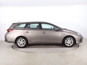 Toyota Auris II Touring Sports Facelifting 1.8 Hybrid 136KM 2017 Toyota Auris Hybrid, Salon Polska, Automat, Klima, zdjęcie 5