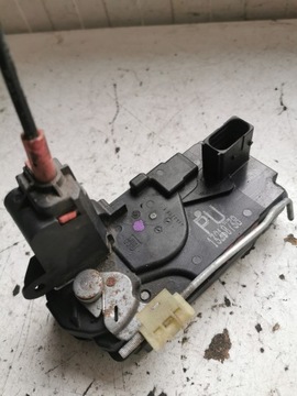 OPEL ASTRA H 3 III 13210738 PU ZÁMEK LEVÝ ZADNÍ