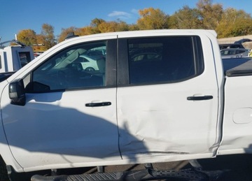 Chevrolet Silverado II 2023 Chevrolet Silverado 2023r., 4wd Standard Bed Lt Trail Boss, 5.3L, od ubezp, zdjęcie 3