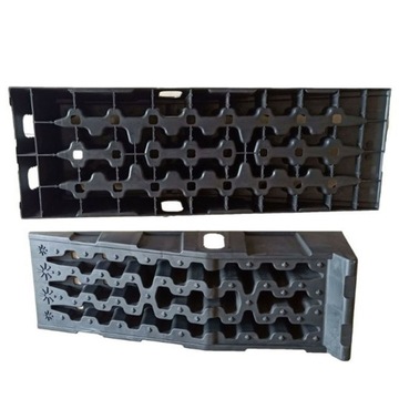 Пара пандусов для ремонта автомобилей