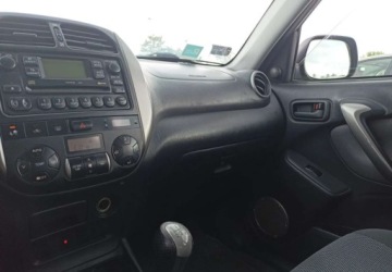 Toyota RAV4 II 2.0 i 16V 150KM 2004 Toyota RAV4 Toyota RAV4 2.0 VVT-i 4x4 2.0 Benzyna 150KM, zdjęcie 10