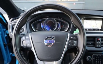 Volvo V40 II Cross Country 2.0 T3 DRIVE-E 152KM 2016 Volvo V40 Volvo V40 T3 RDesign 2.0 Benzyna 152KM, zdjęcie 9