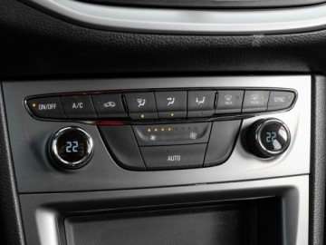 Opel Astra K Sportstourer Facelifting 1.2 Turbo 130KM 2021 Opel Astra GD248YV#1.2 T Edition 2 stref klima, zdjęcie 16