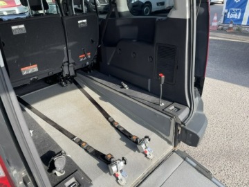 Ford Tourneo Connect II Standard 1.6 Duratorq TDCi 115KM 2014 Ford Tourneo Connect Niepełnosprawnych inwalida, zdjęcie 11