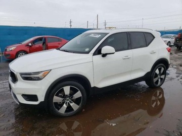 Volvo XC40 Crossover 2.0 T5 247KM 2019 Volvo XC 40 2019 VOLVO XC40 T5 Momentum, silni..., zdjęcie 1