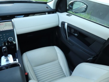 Land Rover Discovery Sport SUV Facelifting 2.0 P I4 200KM 2019 Land Rover Discovery Sport P200 MHEV, zdjęcie 7
