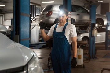 МОЩНАЯ ФАРА С СОЛНЕЧНОЙ ФАРОЙ СВЕТОДИОДНАЯ ЛАМПА С USB-ПЕРЕЗАРЯЖКОЙ