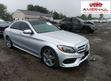 Mercedes Klasa C W205 2018 Mercedes-Benz Klasa C 2018, 2.0L, 4x4, porysow...