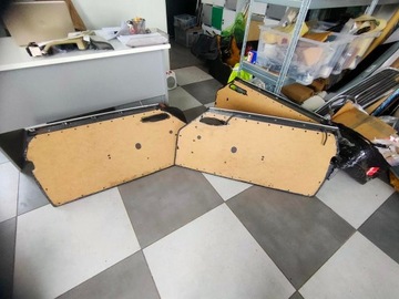 Дверные панели Mercedes 107 рестайлинг, пара черная