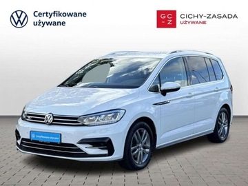 Volkswagen Touran III 1.5 TSI EVO 150KM 2019 Volkswagen Touran TSI 150KM Highline 7 os. R-Line Exterieur LED Nawiga