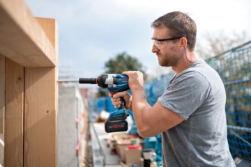 УДАРНЫЙ ГАЙВЕР GDS 18V-1000 BOSCH BITURBO 2x4,0 Ач
