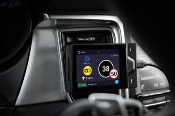 Antyradar Yanosik RS z abonamentem na 12 miesięcy bluetooth Ekran