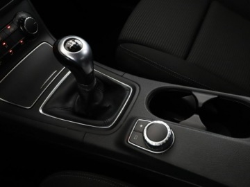 Mercedes Klasa B W246 Sports Tourer Facelifting 1.5 180 d BlueEFFICIENCY Edition 109KM 2017 Mercedes B 180 navi kamera i czujniki parkowania, zdjęcie 29