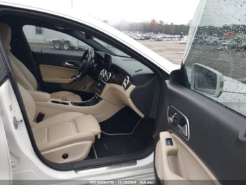 Mercedes CLA C118/X118 2019 Mercedes-Benz CLA 2019r., 2.0l, od ubezpieczalni 2.0 Benzyna 208KM, zdjęcie 8