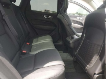 Volvo XC60 II 2022 Volvo XC 60 2022 Volvo XC60 B5 Momentum 2.0 Benzyna 247KM, zdjęcie 10
