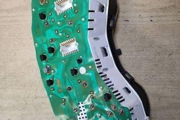 PŘÍSTROJOVÁ DESKA DODGE AVENGER MB939368 2.0L DIESEL 103KW 1998