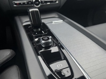 Volvo XC60 II 2025 Volvo XC 60 B5 B AWD Plus Dark | Serwis ASO | Harm, zdjęcie 23