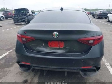 Alfa Romeo Giulia II Sedan 2.0 TBi 280KM 2018 Alfa Romeo Giulia 2018 Alfa Romeo Giulia AWD 2.0 Benzyna 280KM, zdjęcie 14