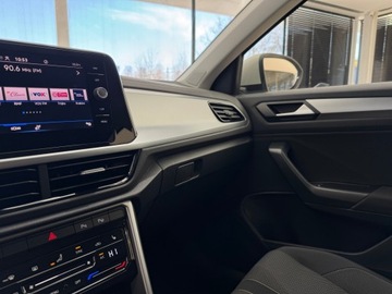 Volkswagen T-Roc I SUV Facelifting 1.5 TSI ACT 150KM 2023 Volkswagen T-Roc Life / Kamera cofania / LED / Car, zdjęcie 23