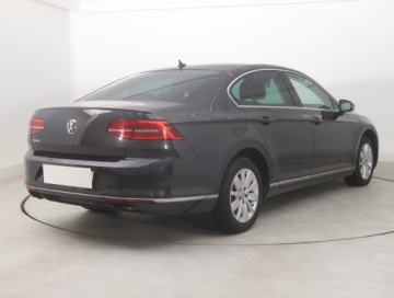 Volkswagen Passat B8 Limousine 1.8 TSI BlueMotion Technology 180KM 2017 VW Passat 1.8 TSI, Salon Polska, Automat, Skóra, zdjęcie 4