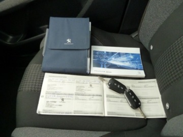 Peugeot 3008 II Crossover 1.2 PureTech 130KM 2018 Peugeot 3008 NAWIGACJAKAMERA COFANIAAUTOMATGWARANCJA 1.2 Benzyna 131KM, zdjęcie 22