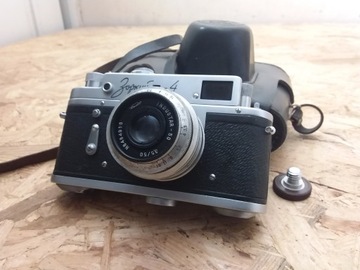 Aparat analogowy Zorka 4 z czasów PRL