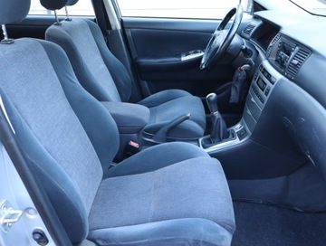 Toyota Corolla IX (E12) Kombi 2.0 D-4D 90KM 2004 Toyota Corolla 2.0 D-4D, Salon Polska, HAK, Klima, zdjęcie 8