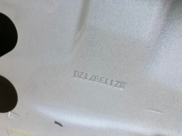 Рено ЗОЕ задняя левая дверь.