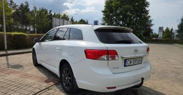 Toyota Avensis III Wagon Facelifting 2.0 D-4D 124KM 2015 Toyota Avensis SALON Navi, KAMERA przebieg wpisuje na fakturzeOrg.lakier1w, zdjęcie 8