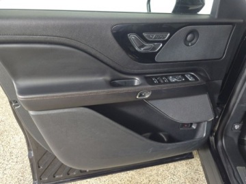 Lincoln Aviator 2024 Lincoln Aviator Reserve 2024 3.0 Benzyna 400KM, zdjęcie 9