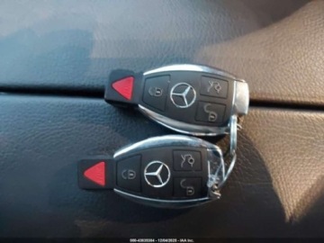 Mercedes Klasa C W205 2016 Mercedes-Benz Klasa C 2016 MERCEDES-BENZ C 300 4MATIC 2.0 Benzyna 241KM, zdjęcie 10