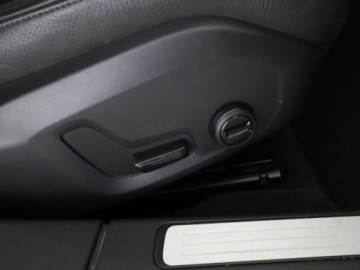 Volvo V60 I Kombi Facelifting 2.0 D3 DRIVE-E 150KM 2018 Volvo V60 full LED skóra navi klima auto grzane, zdjęcie 35