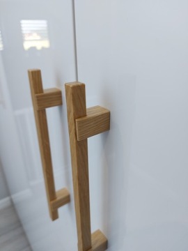 Ручка мебельная дубовая деревянная. Рейлинг, длина: 230 мм.