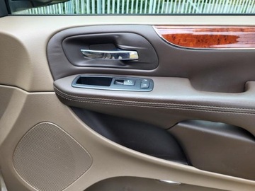 Chrysler Town &amp; Country V 2013 town chrysler Touring L * V6 3.6l benzyna 283KM Dokumentacja *7 Miejsc, zdjęcie 37