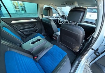 Volkswagen Passat B8 Variant Facelifting 2.0 TDI SCR 150KM 2022 Volkswagen Passat Elegance Pakiety, FV 23, ACC, Kamera, Podgrzewane 4 fot, zdjęcie 9