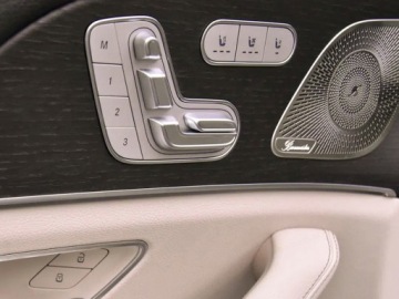 Mercedes GLE V167 SUV Facelifting 2.0 300d 269KM 2025 MERCEDES-BENZ GLE 300 d 4-Matic AMG Line 2.0 (269KM) 2025, zdjęcie 13